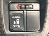 【パワースライドドア】スマートキーや運転席のスイッチでスライドドアの開閉が可能♪電動だから力を入れてドアを開ける必要が無く、小さいお子様でも、重い荷物を持っている時もラクに開け閉めできます♪