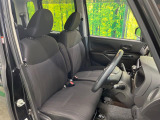 運転席シート廻りは使用感も少なく、良好な状態となっています。前オーナー様が丁寧に使っていたことがよくわかりますね。