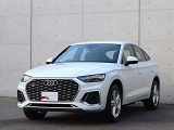 ●Audiが最初に採用したLEDポジショニングランプ。シャープなラインで昼間でも点けていたいと思うほど上品でオシャレです。夜間走行時はさらに目立ちます!