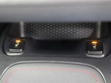 寒い時期でも快適なドライブをサポートするシートヒーターが装備されています。