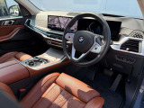 BMW専門のメカニックが、100項目にも上るポイントを徹底的にチェック。交換基準に達した部品があれば、弊社負担にて交換後、お客様へご納車致します。