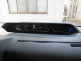 センターメーターの高さを抑えることで、前方の運転視界が拡大。安全・安心な運転へ貢献します☆