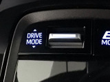 電気モーターのみを使用して走行するドライブモード。モーターのみで静かに走行するEVモードとシーンに合わせて選べる走行モードです♪