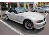車検たっぷり!令和8年8月!試乗はいつでもできます!外装も内装も美車!素敵な左ハンドル!古いZ3がカッコイイ!程度の良さは自慢です!アクセス多数!大人気!お買い得!限定1台です!