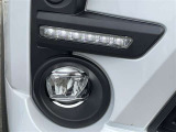 LEDイルミネーションランプ+LEDフロントフォグランプ 霧や大雨など悪天候時にヘッドランプの明かりを補助します!