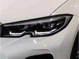 BMWのオートライトは積極的にライトをつけることにより、自車の存在を周囲に向けアピールいたします。それは安全性への配慮でもあります。