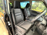 運転席シート廻りは使用感も少なく、良好な状態となっています。丁寧に使われていたことがよくわかりますね。