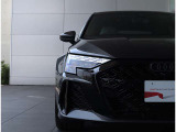 ●今やオールLEDヘッドライトはAudiを象徴する装備でございます。シングルフレームグリルとの組み合わせでフロントマスクが、より一層際立ち周囲からも視線を浴びます。