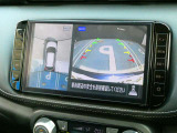 空の上から見下ろすように車の全周囲が表示されるアラウンドビューモニター☆駐車が得意になるとお出掛けも楽しくなります♪
