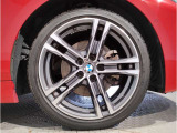 BMW純正アルミホイールです。納車時にはアルミホイールコーティングも承っております!是非ご検討下さいませ。