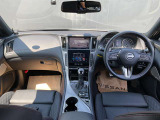 運転席周りになります。内装色はブラックです。