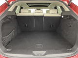 【トランク】積み込みやすくて、たっぷり積める荷室です。シートアレンジできるものは、乗車人数と荷物の量や大きさによってシートを動かすことができるので、より快適なドライブが可能です!