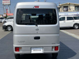 停車時、前方車両が発進して約4m以上離れても停車し続けた場合、メーター内の警告灯やブザーで警告。ドライバーに先行車の発進をお知らせします。