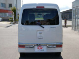 清潔感と高級感を兼ね備えたパールホワイトの車体色です。掲載情報以外にも気になる点がございましたら、お気軽にお問い合わせください!