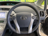 【ステアリングスイッチ】運転中、前方から目線をそらすことなく、オーディオ等の操作が可能な便利機能!安心&快適なドライブを演出してくれます♪