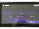 Bluetooth機能搭載。車とスマホやiPhoneをペアリングしておけばハンズフリー電話はもちろん、スマホやiPhone内の音楽を車のスピーカーで流すこともできますよ。