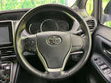 【純正革巻きステアリング】上質な革を使用することで、手にしっかり馴染みとても運転しやすいハンドルです♪