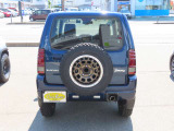 中古車でも気持ち良くお乗り頂けるように、仕上げ専門スタッフが外装ポリッシャー磨きと内装クリーニングを行いピカピカの状態で納車いたします!