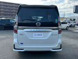 バックカメラが付いているので車庫入れも安心です!