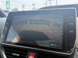 便利な【バックモニター】で安全確認もできます。駐車が苦手な方にもオススメな便利機能です。