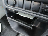 希少な灰皿付き!少し使用感はありますが車内に臭いはありません。