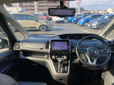 全方向に視界が広く、隅々まで見渡すことができるので安心して運転することができます!