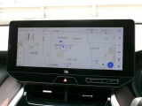 DCM(専用通信機)を装備したコネクティッドナビです。なお無償でのご利用期間は限定(令和10年12月まで)されています。詳しくは営業スタッフにお問い合わせください。