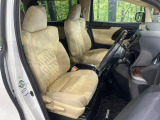運転席シート廻りは使用感も少なく、良好な状態となっています。丁寧に使われていたことがよくわかりますね。