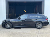 また、BMW正規認定中古車は、エマージェンシーサービスが自動付帯。24時間365日、皆様のカーライフをサポート致します。確かな安心のうえで、「駆けぬける歓び」をご堪能ください。