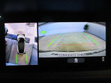 アラウンドビューモニター搭載。車体を4方向のカメラで「上から見下ろしたような映像」を映します。車庫入れが苦手な方も映像サポートでラクラク駐車できます。
