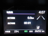 運転席のメータパネル類は常に視界に入る場所ですので、大事なチェックポイントです。ぜひ実際にご乗車ください。