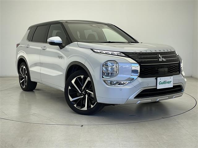 アウトランダー PHEV 2.4 P 4WD 本革シート