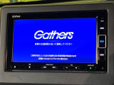 【純正ナビ】人気の純正ナビを装備しております。ナビの使いやすさはもちろん、オーディオ機能も充実!キャンプや旅行はもちろん、通勤や買い物など普段のドライブも楽しくなるはず♪