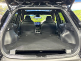 積み下ろしのしやすいデッキにはたっぷりと荷物を積み込んでいただけます。遊びから仕事まで、様々なシーンで頼れます♪