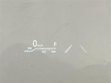 ☆★HUD(ヘッドアップディスプレイ)★☆運転席前方のフロントガラスに速度情報や運転をアシストする情報などを表示!視線を落とさずに速度を確認できるので、よそ見による事故を減らしてくれます!