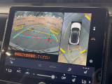 【パノラミックビューモニター】専用のカメラにより、上から見下ろしたような視点で360度クルマの周囲を確認することができます☆死角部分も確認しやすく、狭い場所での切り返しや駐車もスムーズに行えます。