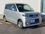 大好評のボディコーティング「弾スプラッシュコート」もご納車までに施工可能。通常のガラスコートと異なる、耐久年数6年の無機質ガラスコーティングが、ボディをキレイな状態に保ってくれます。