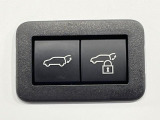 【パワーバックドア】スマートキーや運転席のボタンを押すだけでリアゲートが自動で開閉します!荷物を持っている時や、高い位置にあるバックドアを閉める際に便利な機能です♪
