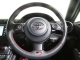 ハンドルは車を運転する上で、ずっと握っている重要なパーツです。手にフィットする物がいいですよね♪