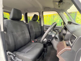 運転席シート廻りは使用感も少なく、良好な状態となっています。丁寧に使われていたことがよくわかりますね。