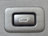 【パワーバックドア】スマートキーや運転席のボタンを押すだけでリアゲートが自動で開閉します!荷物を持っている時や、高い位置にあるバックドアを閉める際に便利な機能です♪