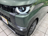 【LEDヘッドライト】悪天候や夜間走行時も良好な視界を確保し安心して運転できる高輝度LEDヘッドライトを装備!点灯速度が早く、消費電力も抑えられています。