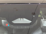 【プリクラッシュセーフティ】前方の車両等を検知し、衝突しそうな時は警報で注意を促し、ブレーキを踏む力をサポート。ブレーキを踏めなかった場合は衝突被害軽減ブレーキが作動、衝突回避をサポートします。