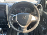 【純正革巻きステアリング】上質な革を使用することで、手にしっかり馴染みとても運転しやすいハンドルです♪