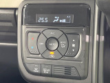 【オートエアコン】一度お好みの温度に設定すれば、車内の温度を検知し風量や温度を自動で調整。暑い…寒い…と何度もスイッチ操作をする必要はありません。快適な車内空間には必須の機能ですね♪