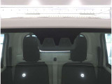 カメラで前方の車を感知いたします
