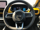 ステアリングはテクノレザー