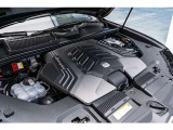 V8ツインターボエンジン搭載