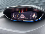 コントラストを高めて、より精細なデジタルグラフィックスに進化した12インチの大型ディスプレイ