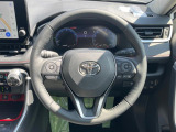 【純正革巻きステアリング】上質な革を使用することで、手にしっかり馴染みとても運転しやすいハンドルです♪